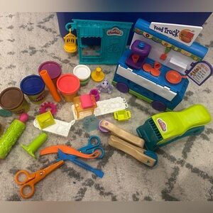 Food Truck Playset with Accessories